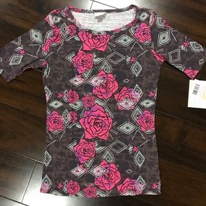 XS floral quarter length sleeve tee